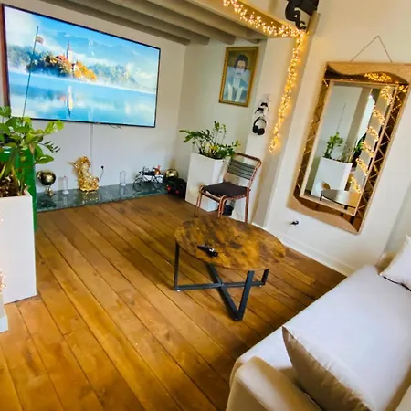 Sssss Apartment Paris